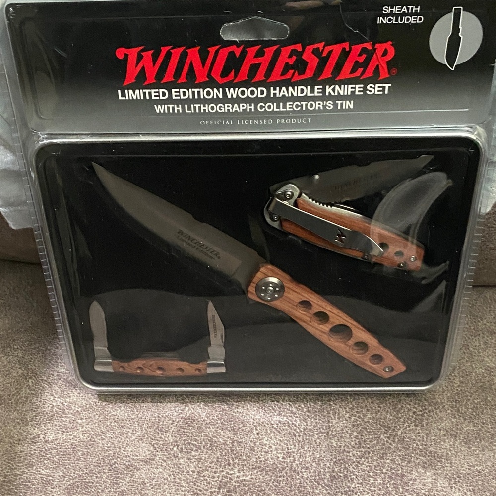 2009 Vintage Winchester Limited Edition Wood Handle Knife Set - Brown